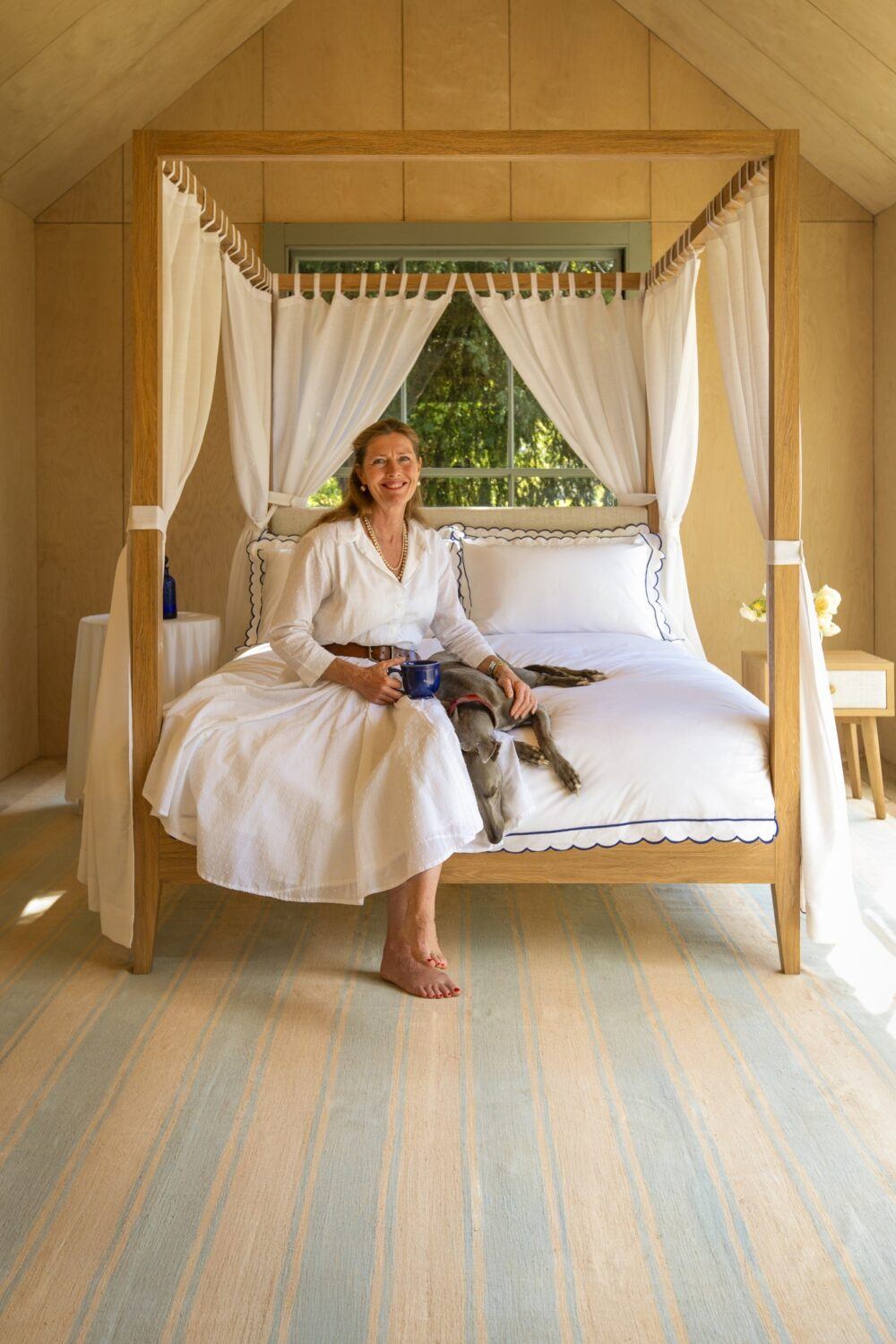 Sophie Conran Arbor four poster bed with wood and linen drapes