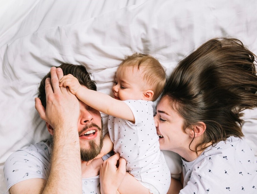 Family in bed